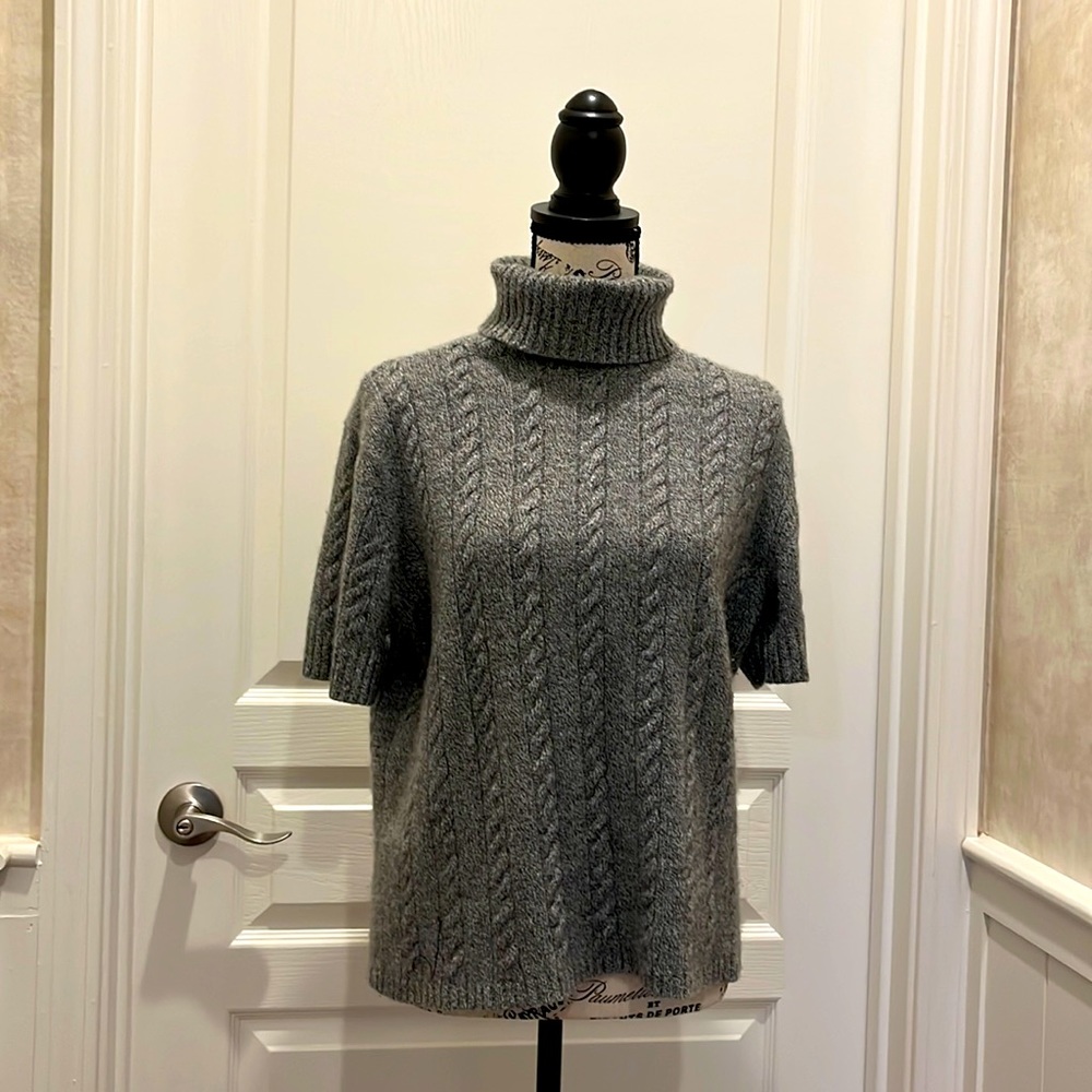Cashmere Cable-knit sweater. Turtleneck, short sleeve XL